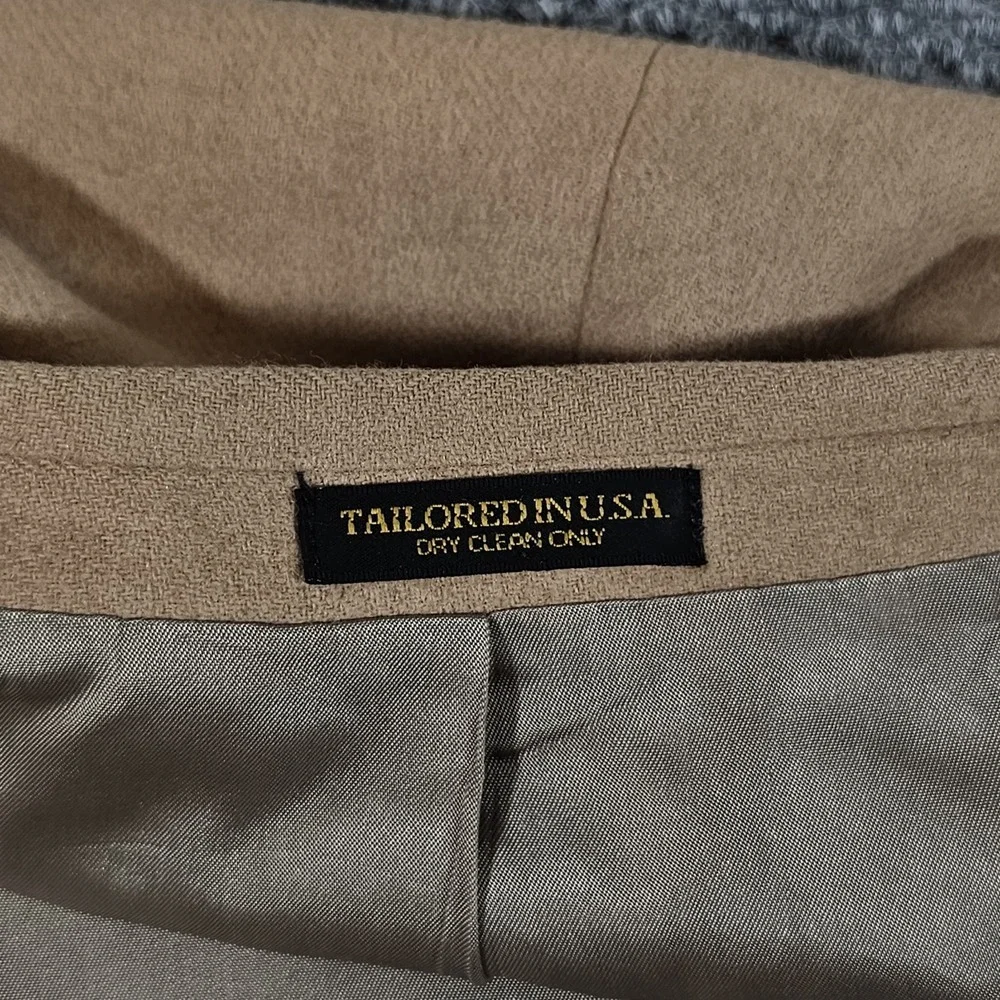 Vintage Woolrich Mens Sport Coat Jacket Blazer Camel Hair Size 46R Lined Pockets
